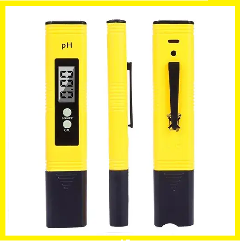 Дисплей pH-метра з жовтими символами крупним планом