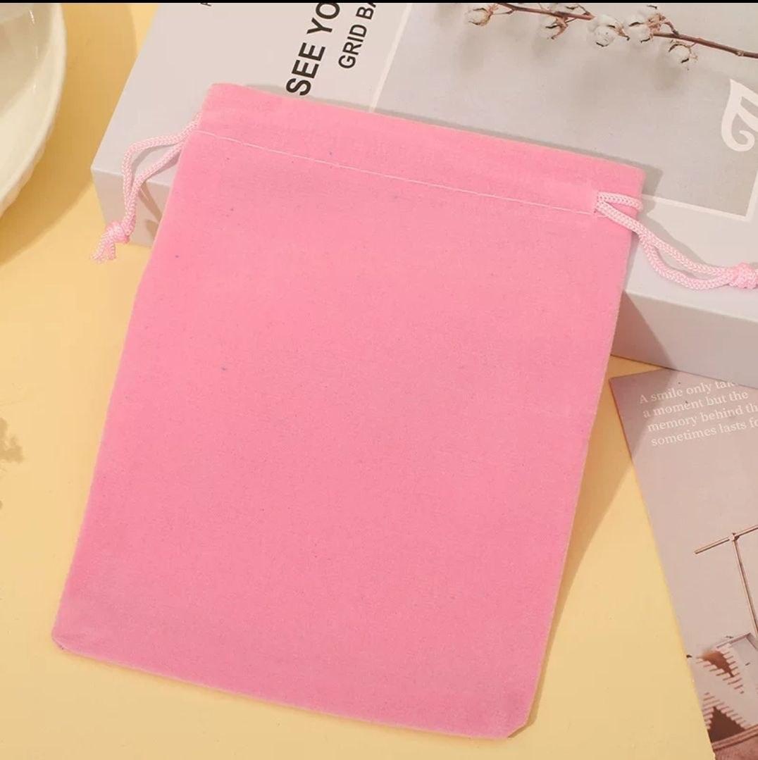 Рожевий оксамитовий мішечок Yellow Square 13×18 см із затяжкою, вигляд спереду